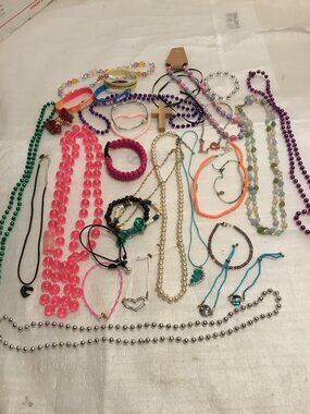 Colorful lot of very nice jewelry for wearing or resale - necklaces & bracelets